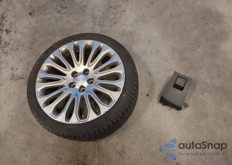 2015 Buick Lacrosse Premium Ii z USA, uszkodzony, nr VIN 1G4GF5G35FF122607